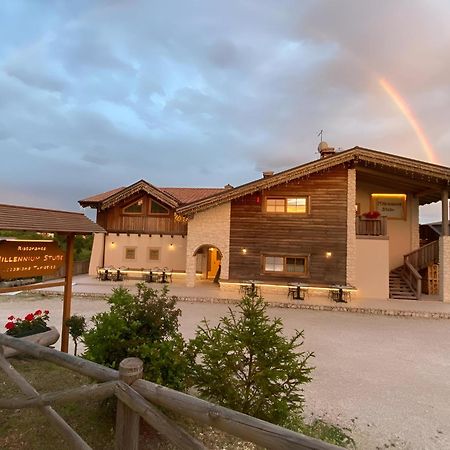 לינה וארוחת בוקר Zovencedo Millennium Stube Locazione Turistica מראה חיצוני תמונה